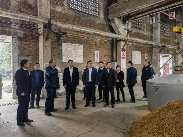 今良造制酒：宜宾市政府副市长、叙州区委书记雷涛调研今良造制酒3.jpg