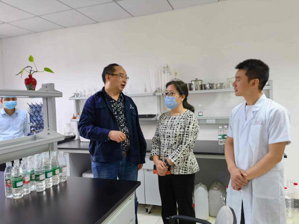 今良造制酒：宜宾市委统战部黄洁常务副部长一行调研今良造制酒6.jpg