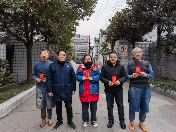 今良造制酒：将温暖延续下去 ——今良造制酒公司开展春节送温暖活动1.jpg